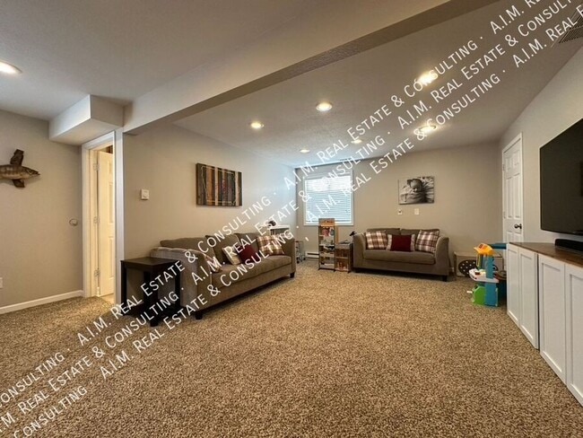Photo - 1709 Crabapple Ln