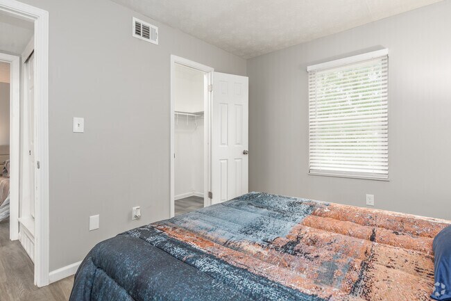 2BR, 1BA - 750SF - Bedroom