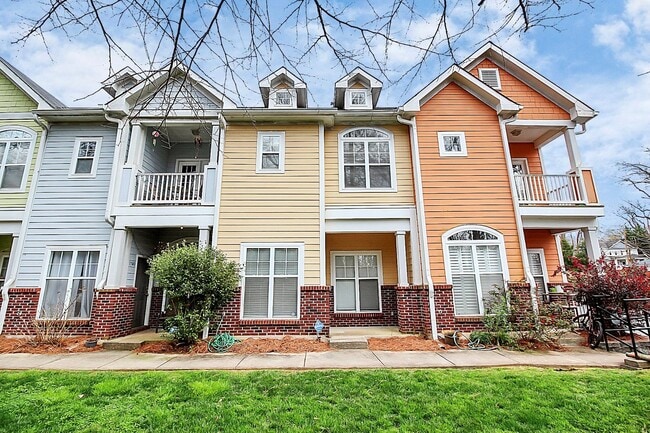 Building Photo - Townhome in The Plaza/NODA coming soon for Lease!