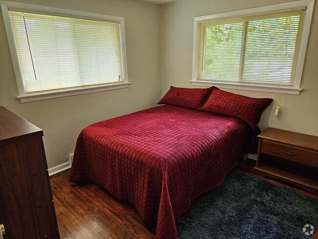 Building Photo - 1 Private Bedroom 1 Shared Bathroom *REGIS... Unit 1A Rental