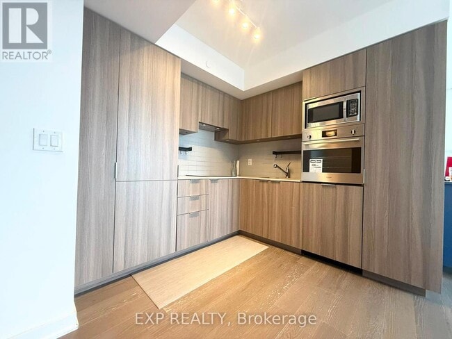 Photo - 11 Wellesley St W Unité 1605
