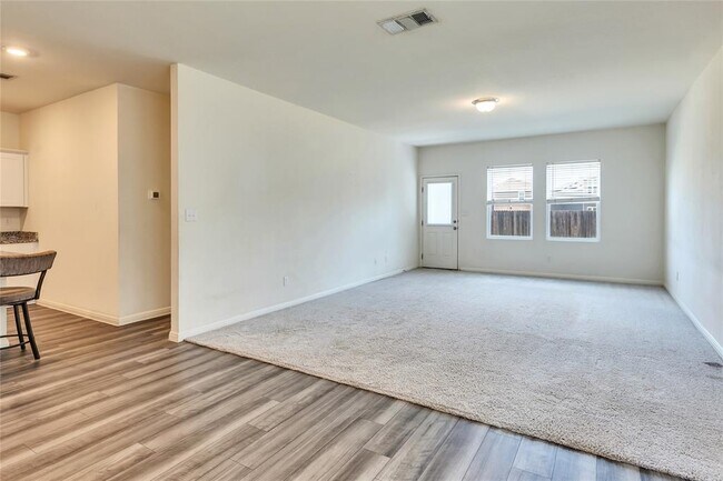 Photo - 1009 Waterbuck Cv Casa