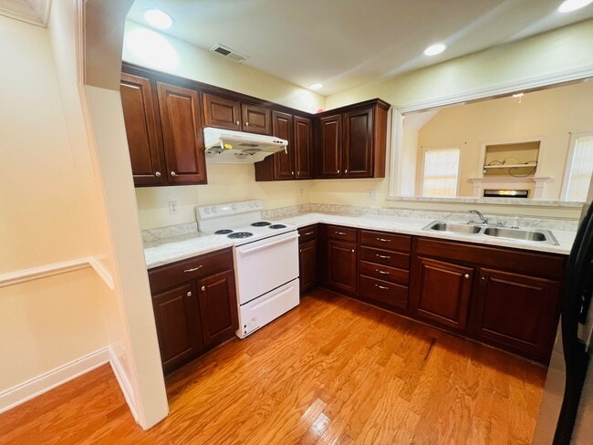 Photo - 2203 Inverness Dr