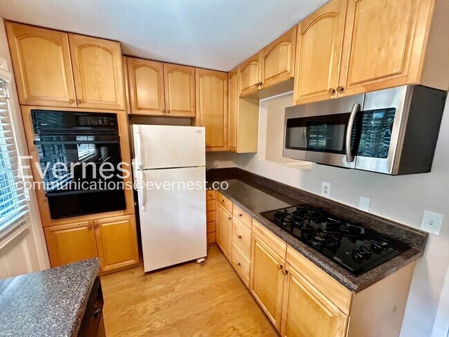 4282 Roswell Rd NE Unit G2