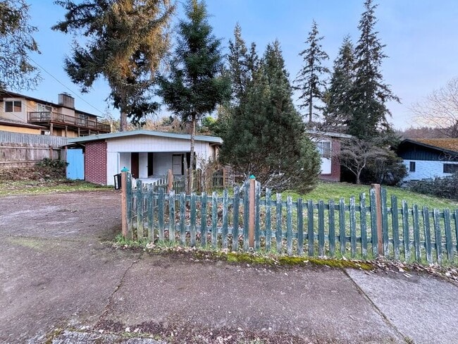 Photo - 1180 E 37th Ave