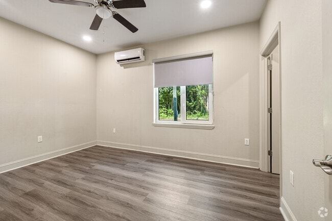 2BR, 1BA - 714SF - Bedroom 1
