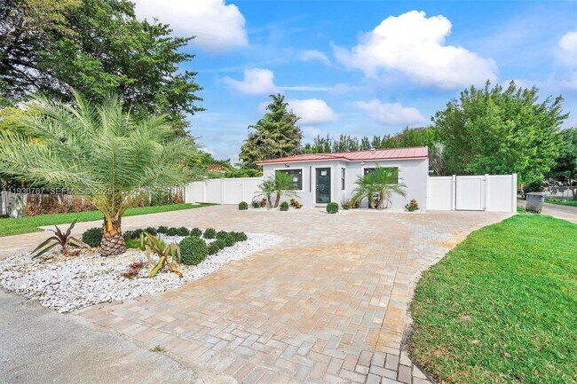 Photo - 1815 N 27th Ave