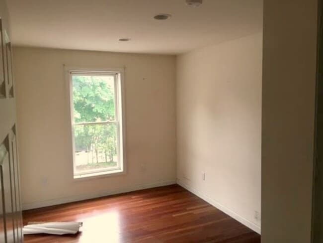 355 Pearl St Unit 7