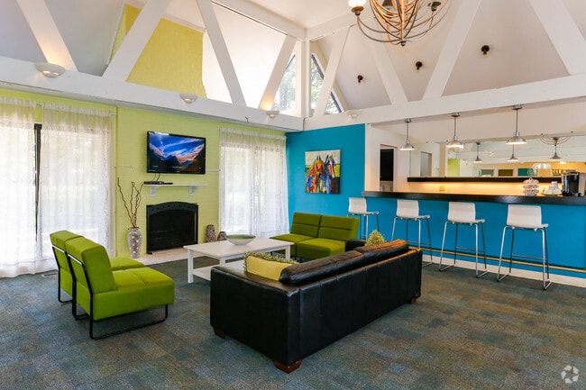 Clubhouse - Miamisburg by the Mall