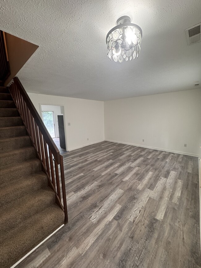 542 Leesville Rd