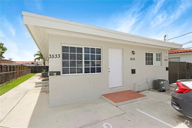 Building Photo - 3531 SW 91 Ave Unit 3531 Rental