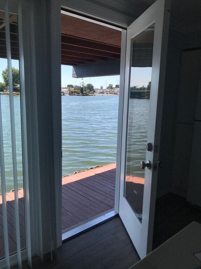 Photo - 520 Fathom Dr