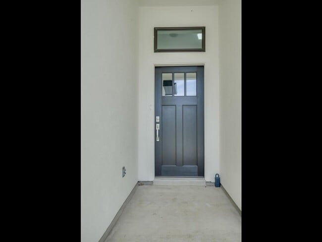 12327 Maypole Bend