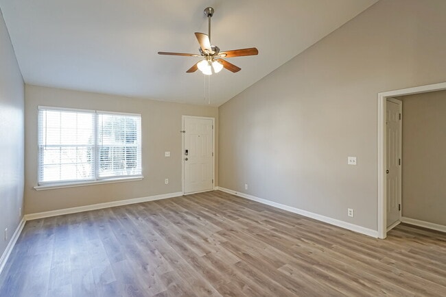 Photo - 7016 S Hampton Blvd