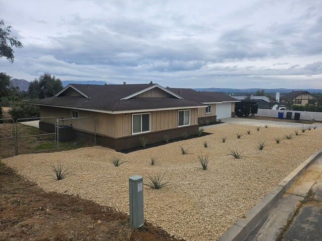 Building Photo - Single story Jurupa Valley home