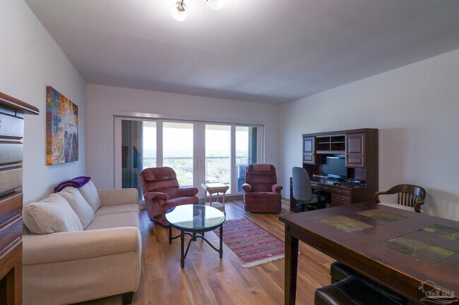 Photo - 825 Bayshore Dr