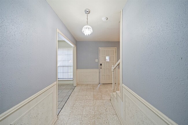 Photo - 1115 Pear Tree Ln