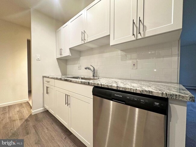 Building Photo - 200 Spruce St Unit A16