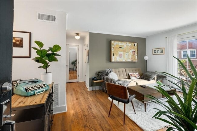 Building Photo - 866 Briarcliff Rd NE