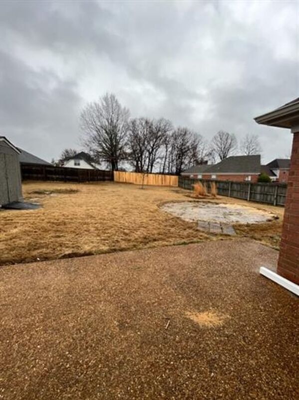 Photo - 85 Center Oak Dr