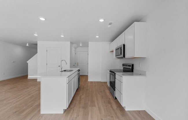Building Photo - 2129 Wolverine Wy
