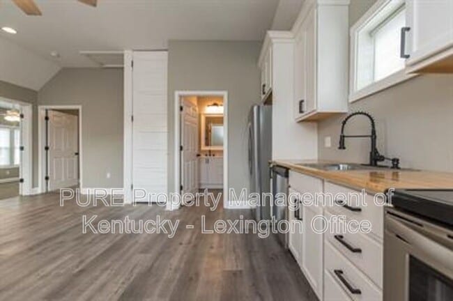 Photo - 103 Moberly Ave Unidad C