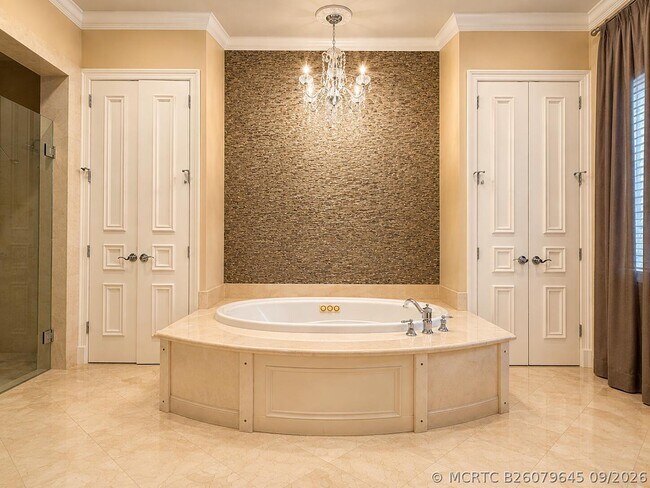 11209 Orange Hibiscus Ln