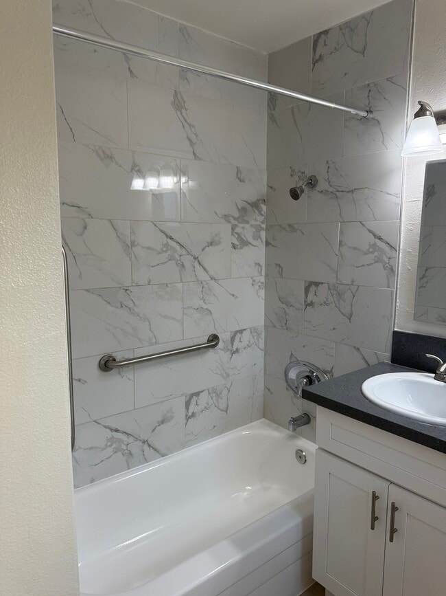 Photo - Palm Court Apartments