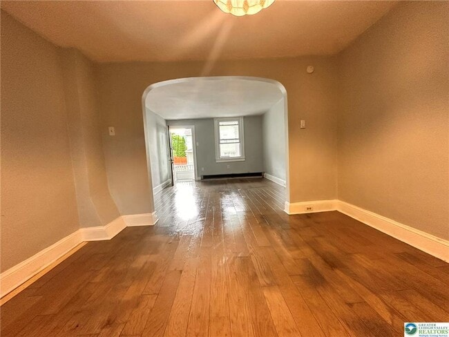 Photo - 305 E Union St