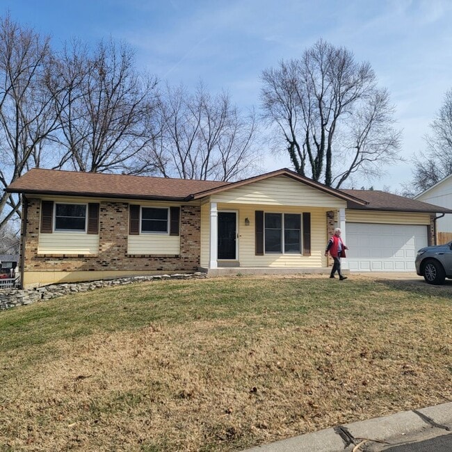 Building Photo - 4 Bedroom Home in St. Charles  $2695