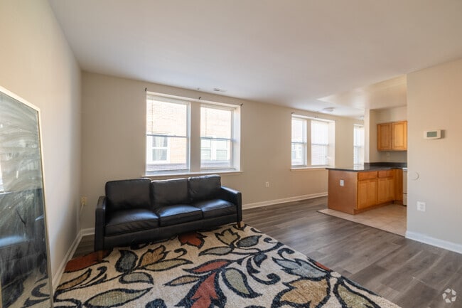 1BD, 1BA 700SF - Parkside Manor
