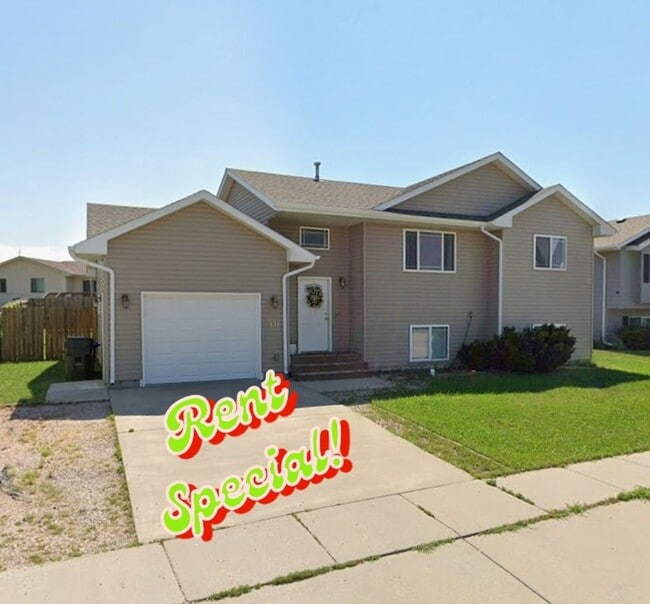 Building Photo - ~ RENT SPECIAL ~ HOLIDAY MERRINESS ~ Beautiful 3 Bedroom, 2 Bathroom Home for Rent