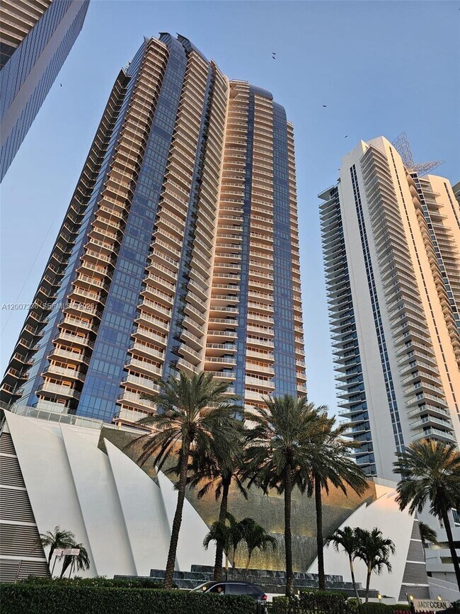 Building Photo - 17121 Collins Ave Unit 4006
