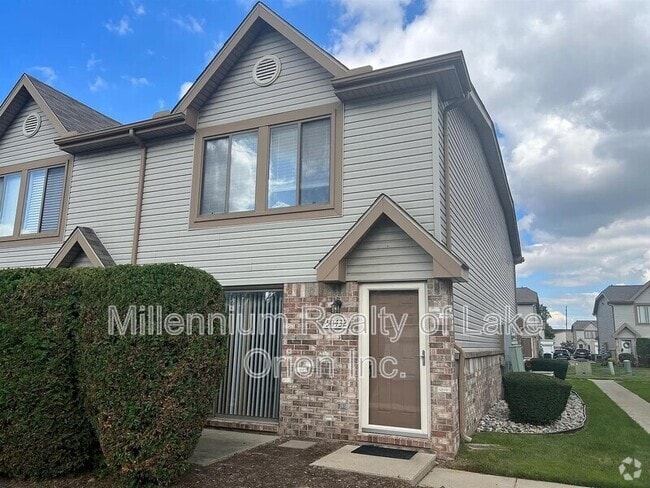 Building Photo - 50432 Bay Run S Rental
