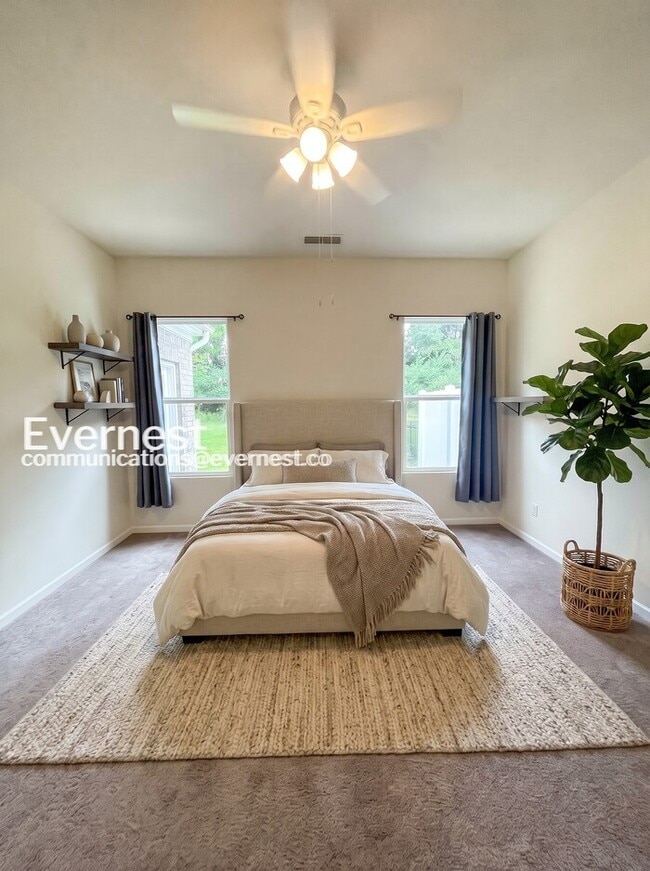 Photo - 806 Sunset View Dr