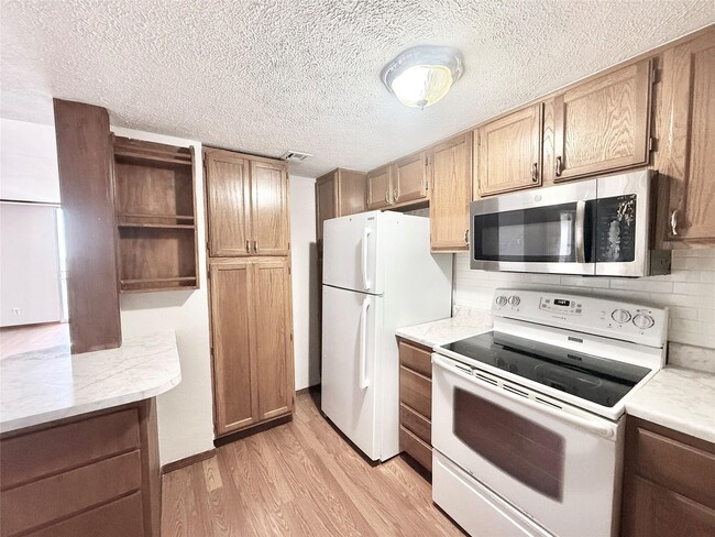 Photo - 2016 Main St Unit 1904