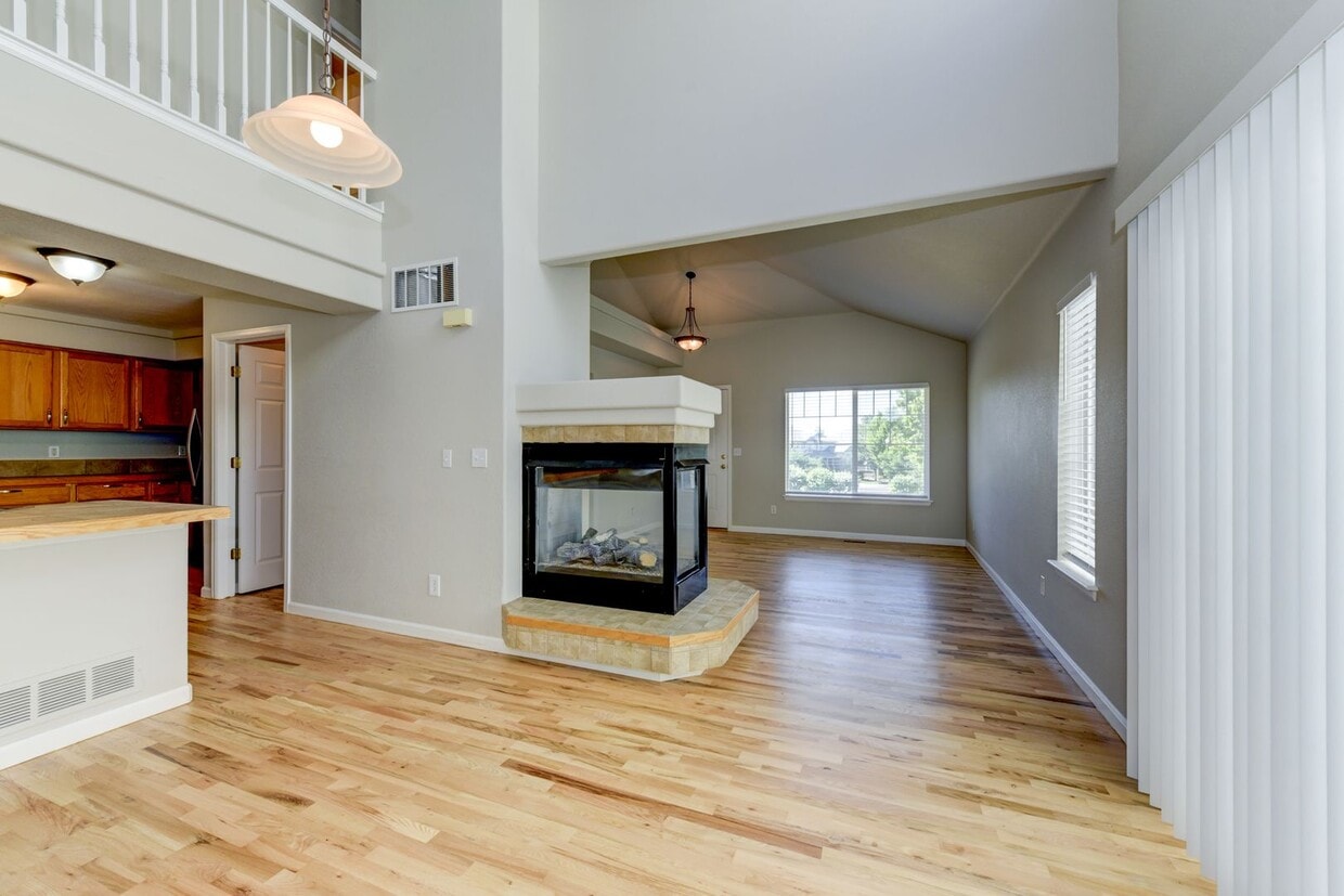 3 bed 3 bath corner lot in Broomfield! New... - 3 bed 3 bath corner lot in Broomfield! New...