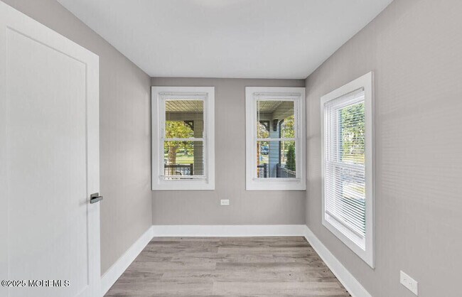 Photo - 700 Fifth Ave