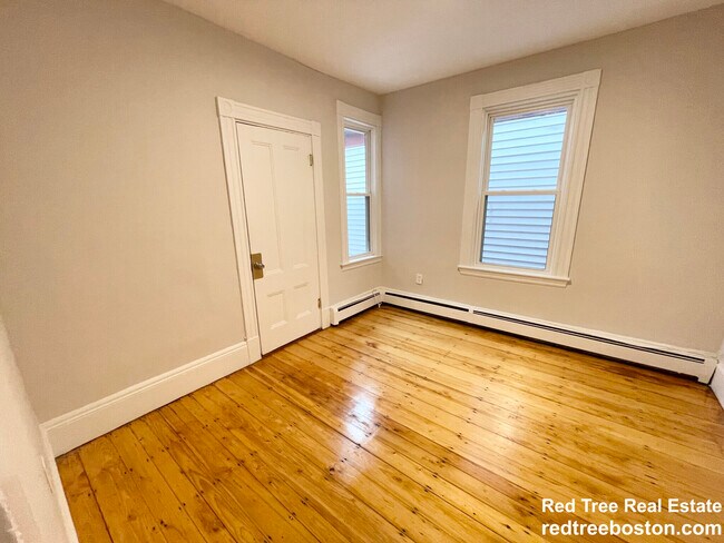 Photo - 1572 Tremont St Unit 3