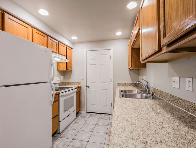 Photo - 417 Pine Ave Unit B