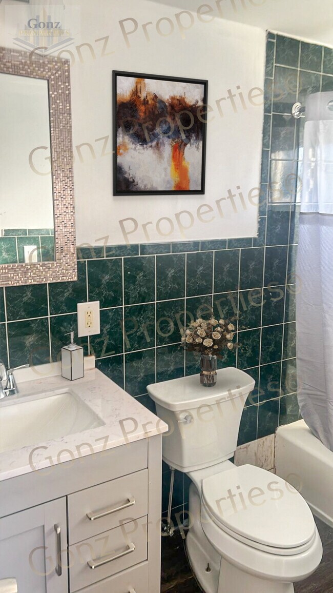 Photo - 664 Taylor Ave