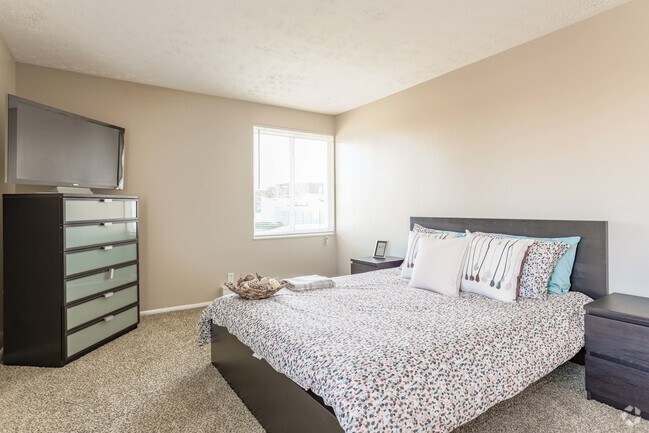2 Bed/ 2 Bath