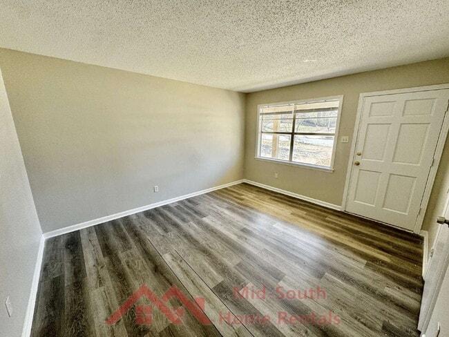 Photo - 4166 Hobson Rd