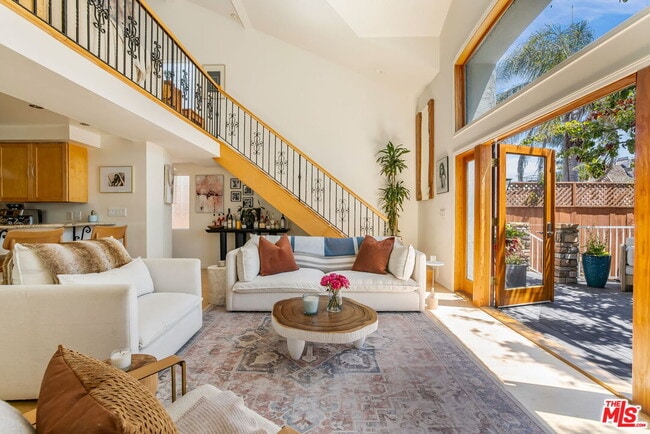 Photo - 439 Carroll Canal