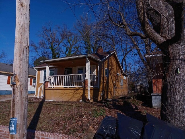 Photo - 1004 Alaska St