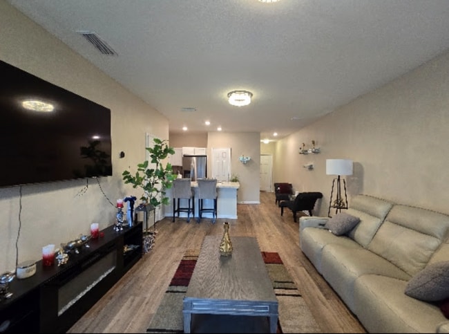 Photo - 7804 Merchants Way
