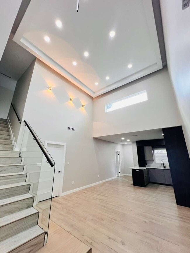 Photo - 2218 Corales St