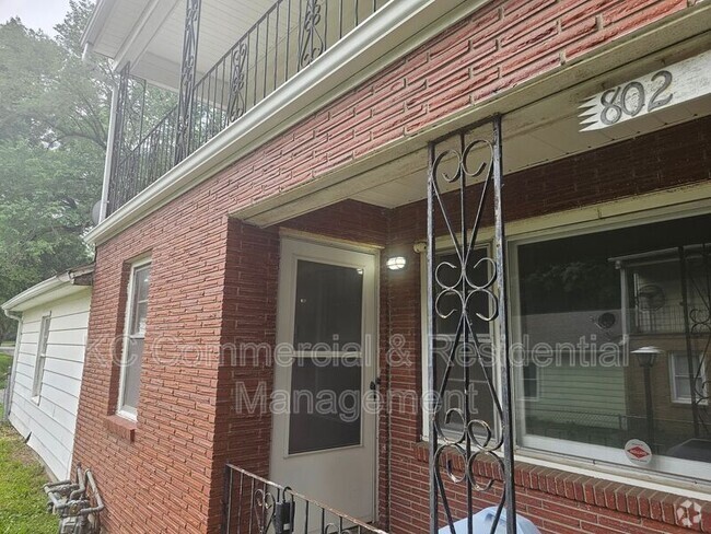 Building Photo - 802 E 75th Terrace Rental