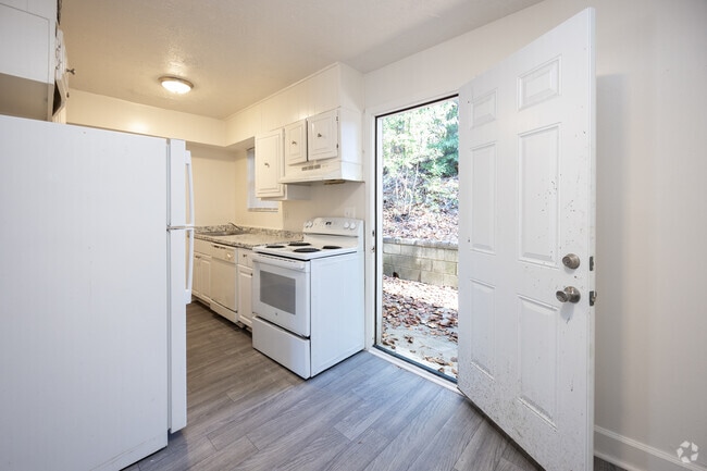 2BR, 1.5BA - 1,169SF - Kitchen