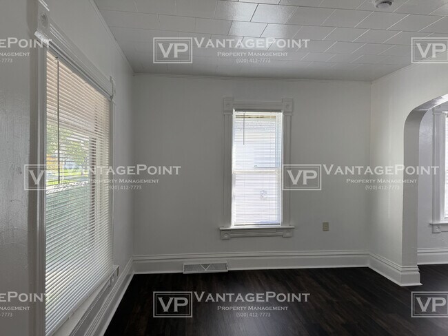 869 Division St Unit 869